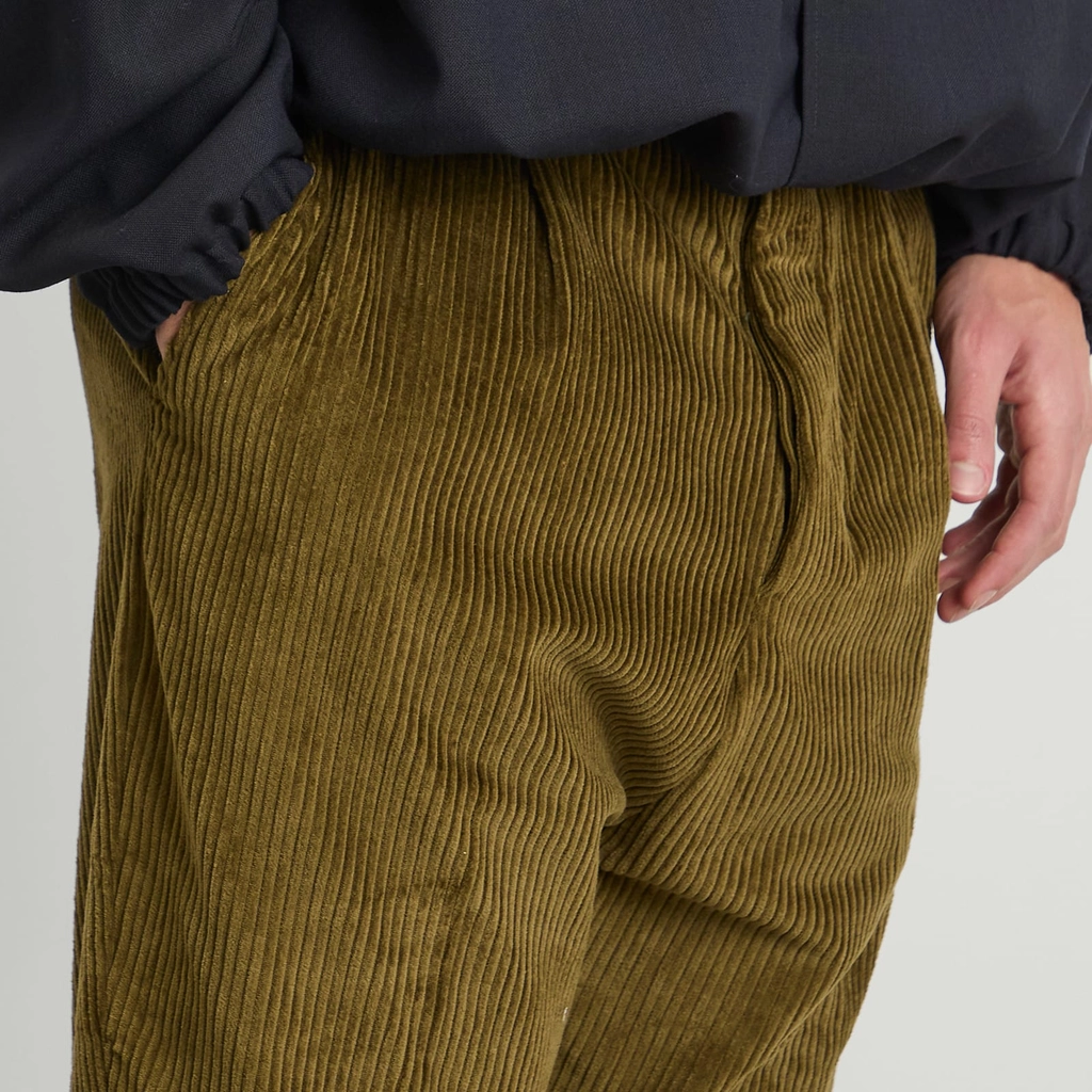 AMI Paris Men's Corduroy Velvet Carrot Pants Bronze